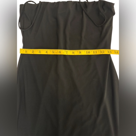 Day&Night Elegant Short Black Sleeveless Dress - Picture 9 of 10